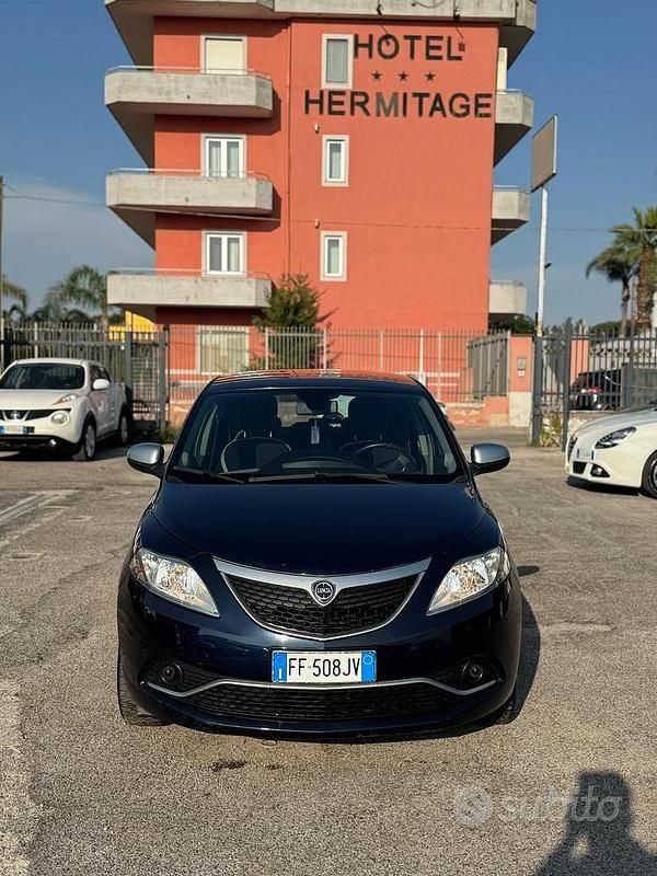 Blu Usata 2016 Lancia Ypsilon Due volumi | 6999 € (Super prezzo) - Immagine 1/4