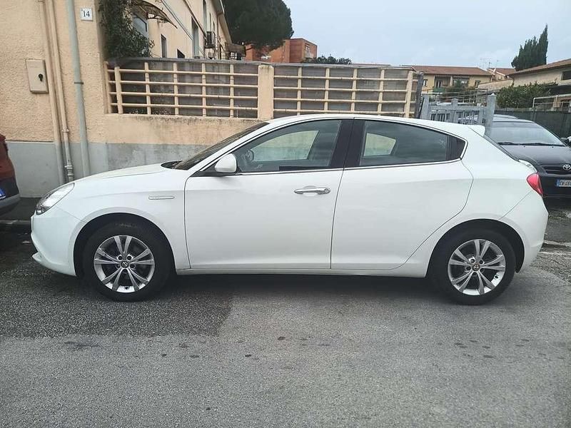 Usata Alfa Romeo Giulietta Progression 105 CV (77 kW) 2014 Bianco Utilitaria
