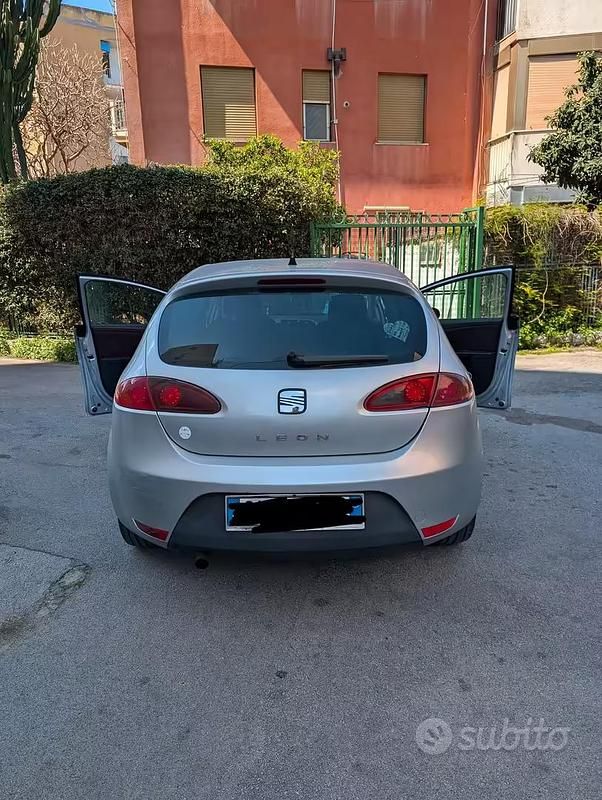 Usata Seat Leon 105 CV (77 kW) 2005 Utilitaria