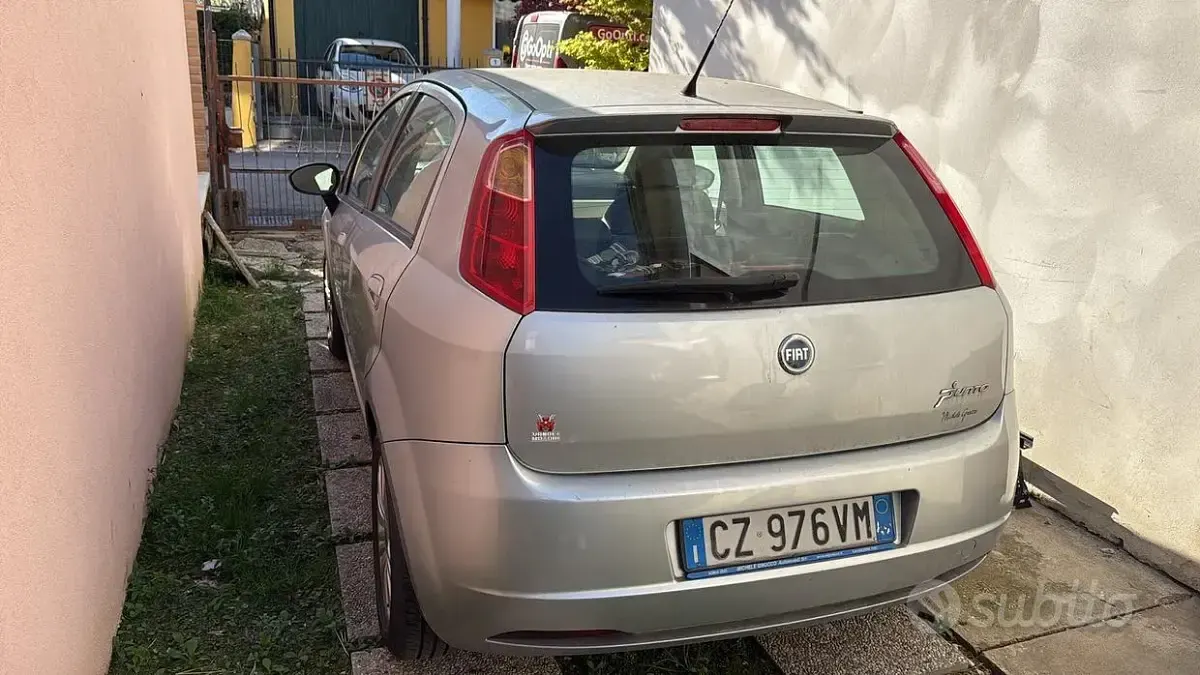 Usata Fiat Grande Punto 77 CV (56 kW) 2006 Utilitaria
