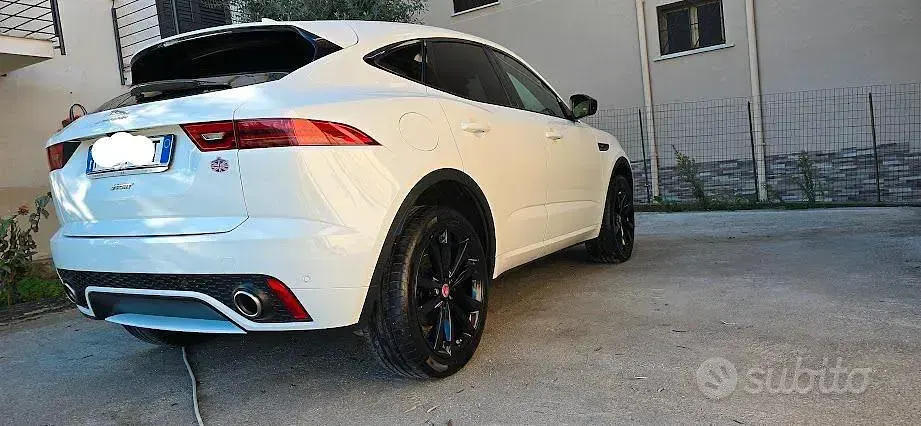 Usata Jaguar E-Pace R-Dynamic 241 CV (177 kW) 2019 Bianco SUV