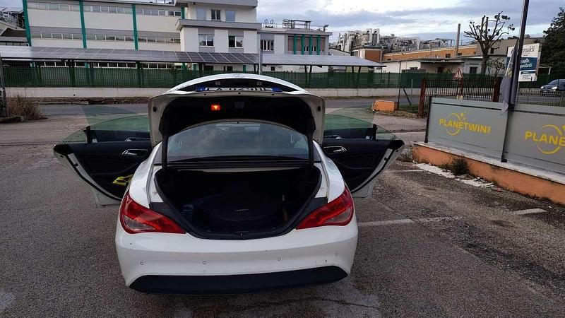 Usata Mercedes CLA200 Business 136 CV (100 kW) 2015 Bianco Berlina