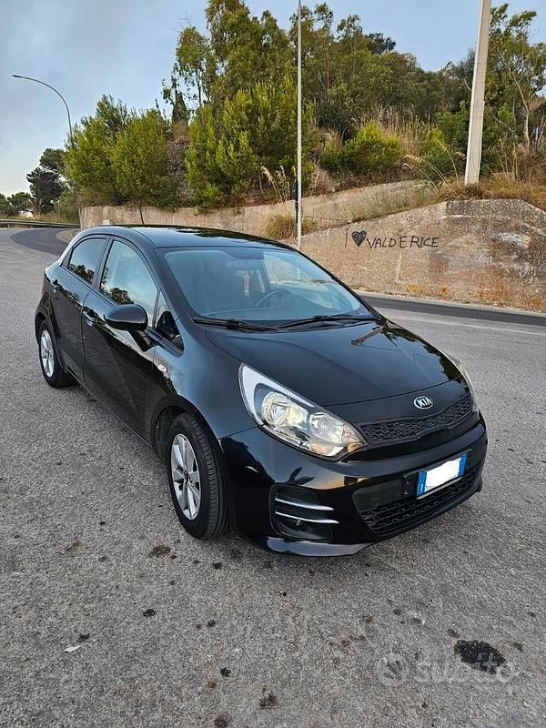 Usata Kia Rio Active 75 CV (55 kW) 2017 Nero Berlina