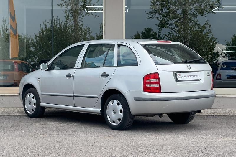 Usata Skoda Fabia 101 CV (74 kW) 2001 Grigio Station wagon