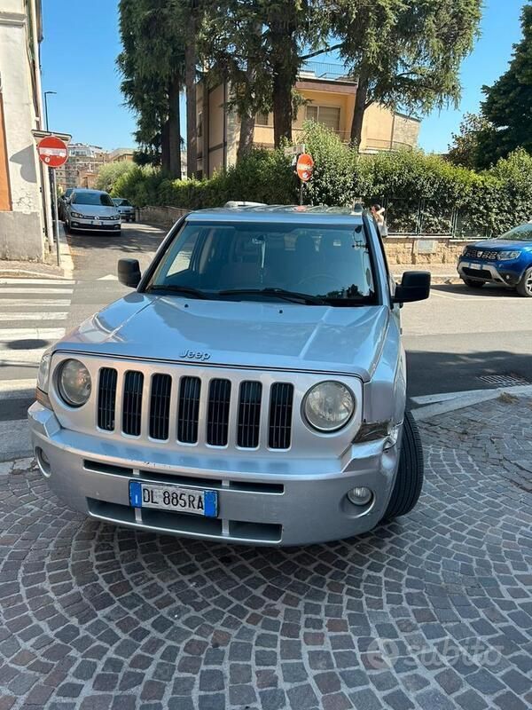 Grigio Usata 2007 Jeep Patriot Sport SUV | 3500 € (Super prezzo) - Immagine 1/4