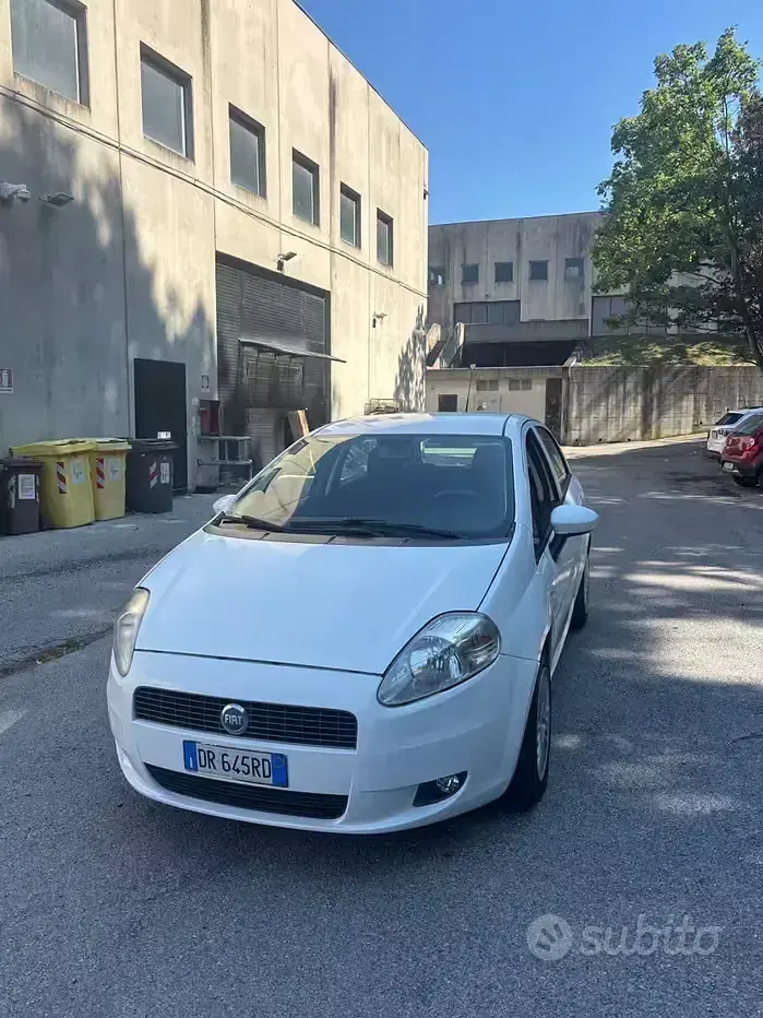 Usata Fiat Grande Punto Active 75 CV (55 kW) 2008 Utilitaria