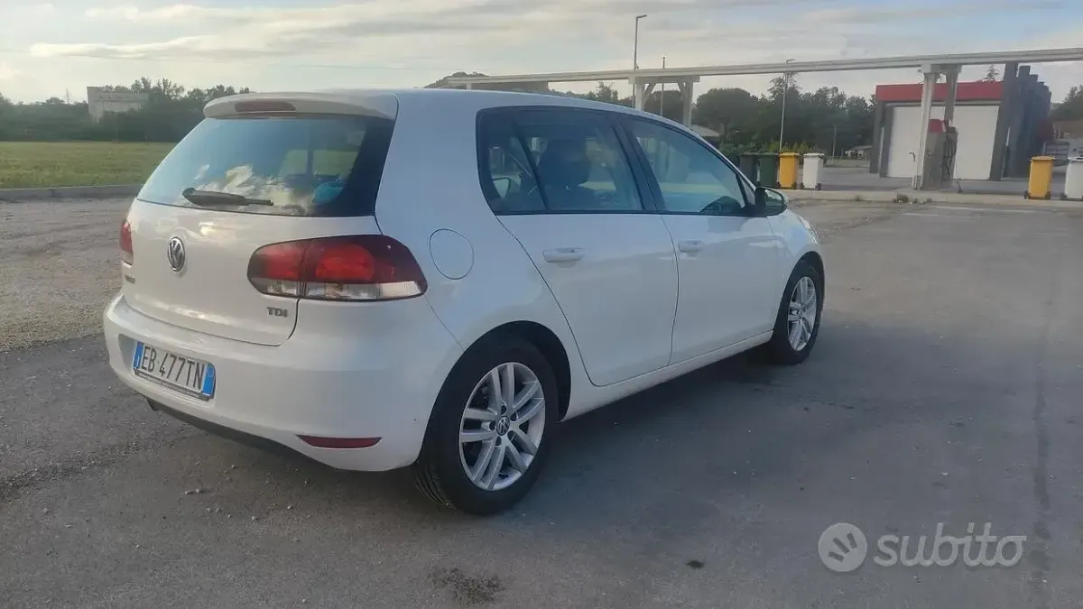 Usata VW Golf VI Highline 105 CV (77 kW) 2010 Bianco Utilitaria