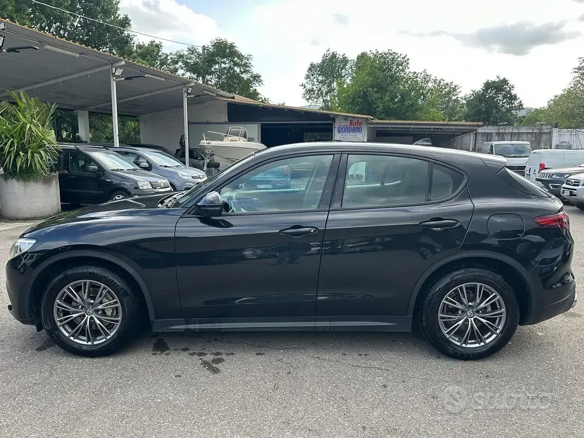 Usata Alfa Romeo Stelvio 179 CV (131 kW) 2017 Nero SUV