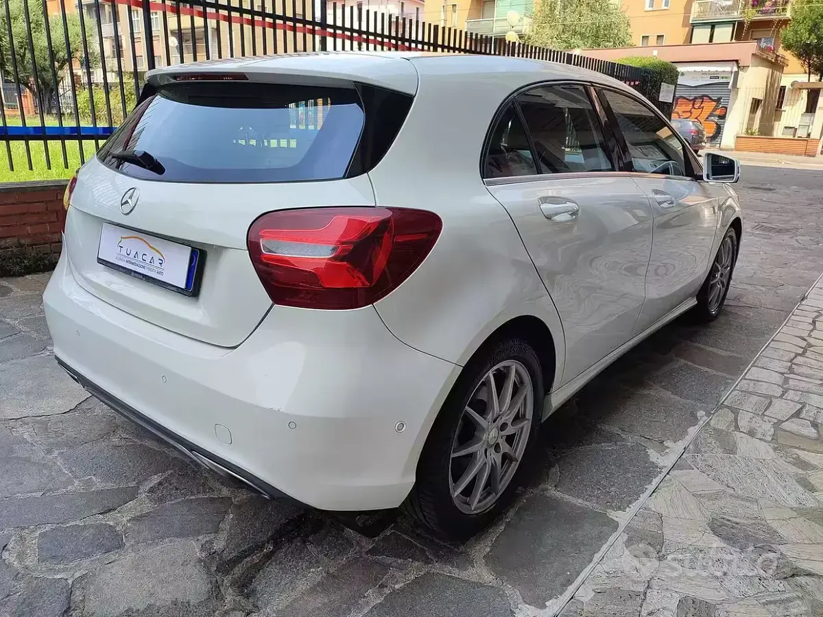 Usata Mercedes A200 Business 156 CV (114 kW) 2016 Bianco Utilitaria