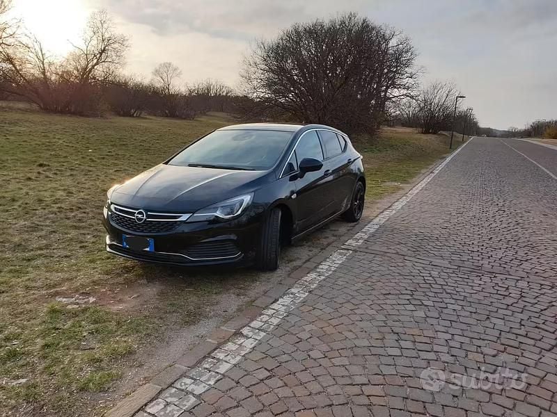 Usata Opel Astra OPC 200 CV (147 kW) 2019 Nero Berlina