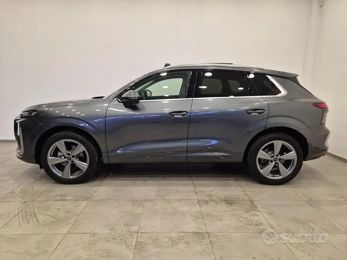 Nuova Audi Q3 S-Line 150 CV (110 kW) 2026 Grigio SUV