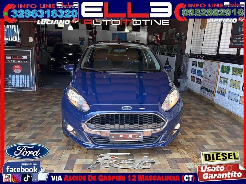 Usata Ford Fiesta 75 CV (55 kW) 2016 Blu Utilitaria