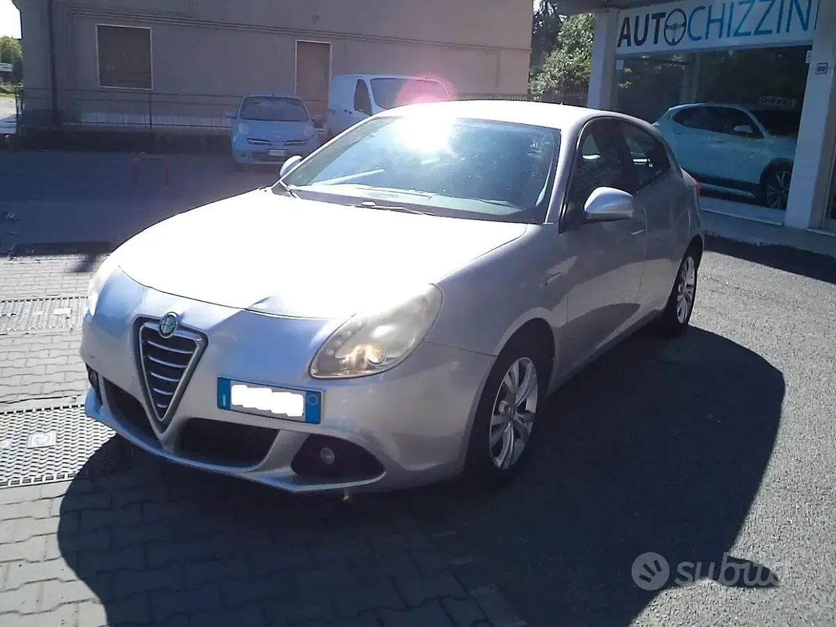 Usata Alfa Romeo Giulietta Distinctive 105 CV (77 kW) 2013 Grigio Utilitaria