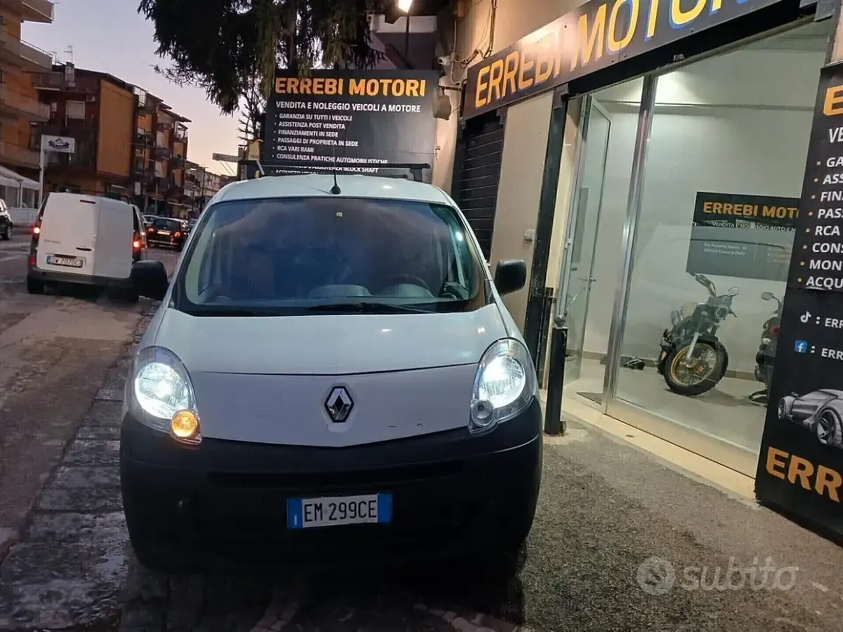 Usata Renault Kangoo 90 CV (66 kW) 2012 Monovolume