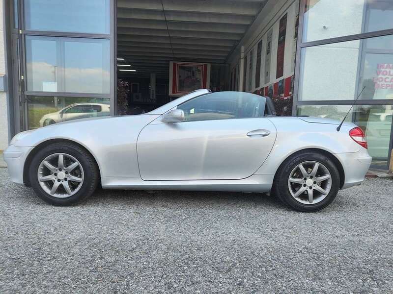 Usata Mercedes SLK200 163 CV (119 kW) 2004 Argento Cabrio