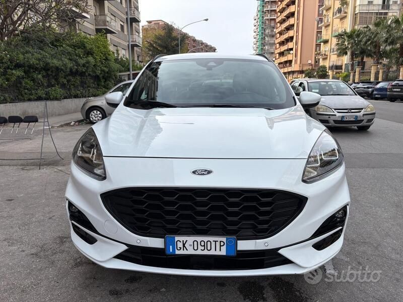 Bianco Usata 2022 Ford Kuga SUV | 19.000 € - Immagine 1/4