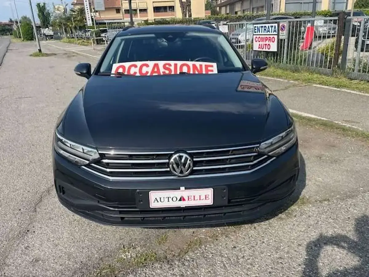 Usata VW Passat 120 CV (88 kW) 2020 Grigio Station wagon