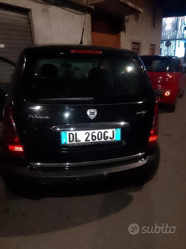 Usata Lancia Musa 90 CV (66 kW) 2007 Nero Monovolume