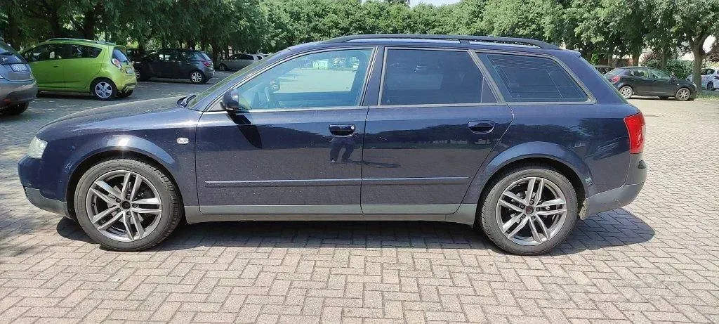 Usata Audi A4 131 CV (96 kW) 2004 Blu/azzurro Station wagon