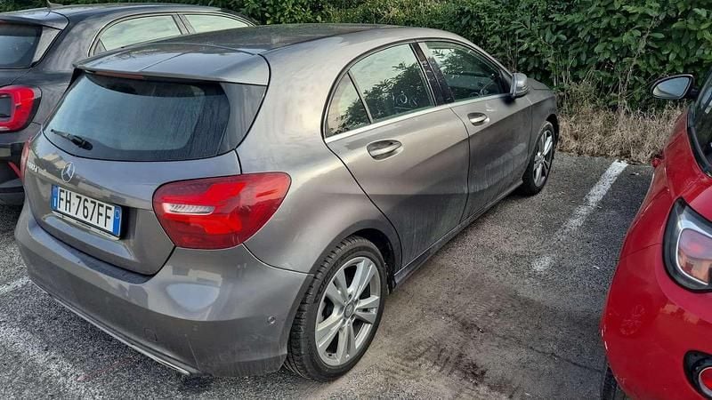 Usata Mercedes A180 109 CV (80 kW) 2017 Berlina