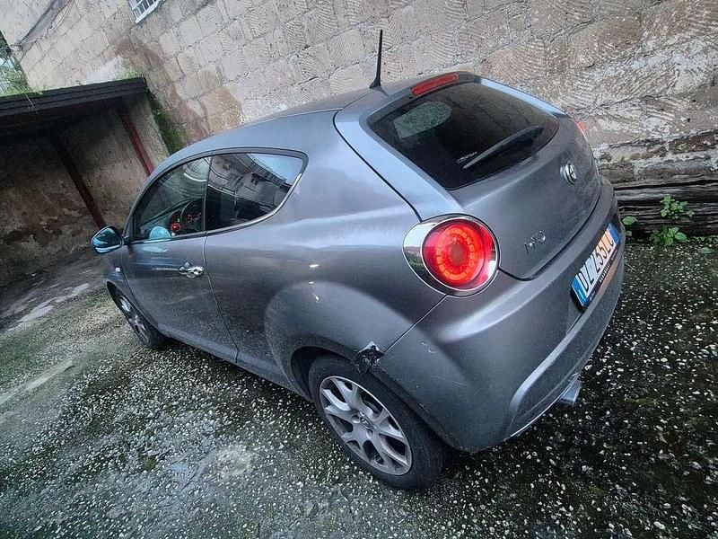 Second-hand Alfa Romeo MiTo Distinctive 105 CP (77 kW) 2010 Gri Hatchback