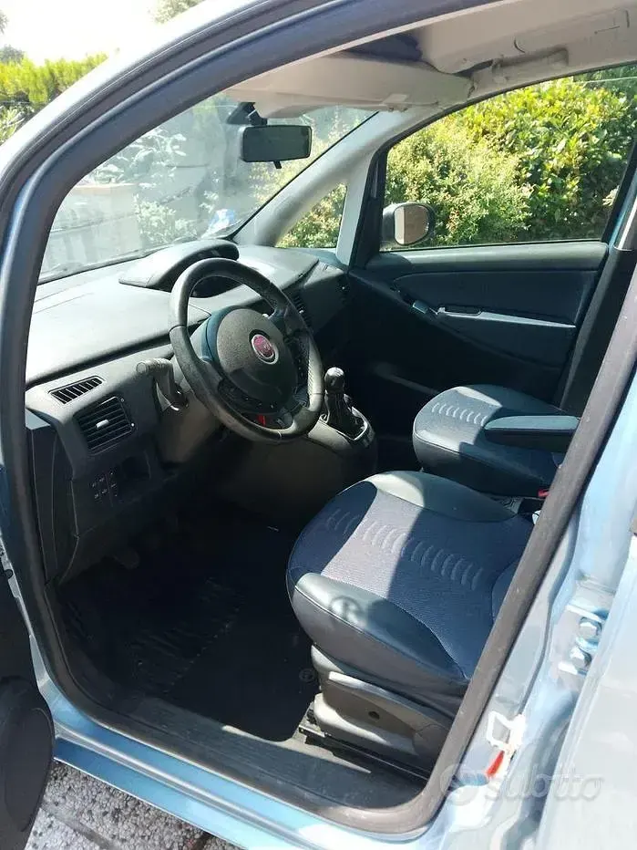 Usata Fiat Idea 90 CV (66 kW) 2010 Bluazzurro Monovolume