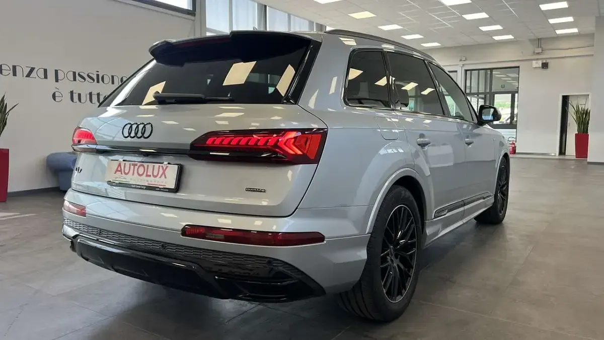 Usata Audi Q7 S-Line 286 CV (210 kW) 2024 Argento SUV