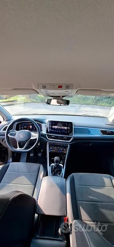 Usata VW T-Roc 110 CV (80 kW) 2022 Nero SUV