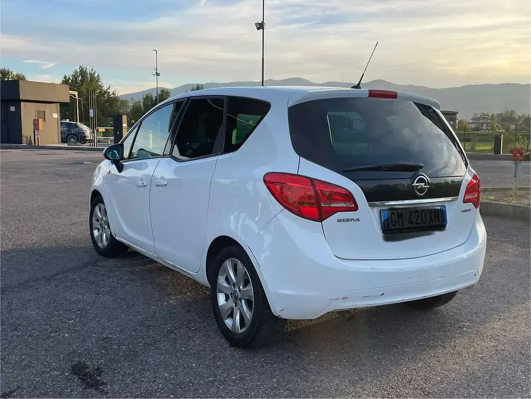 Usata Opel Meriva S 120 CV (88 kW) 2012 Monovolume