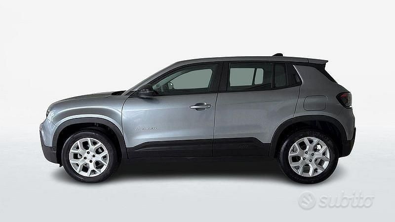 Usata Jeep Avenger Altitude 101 CV (74 kW) 2024 Grigio chiaro SUV
