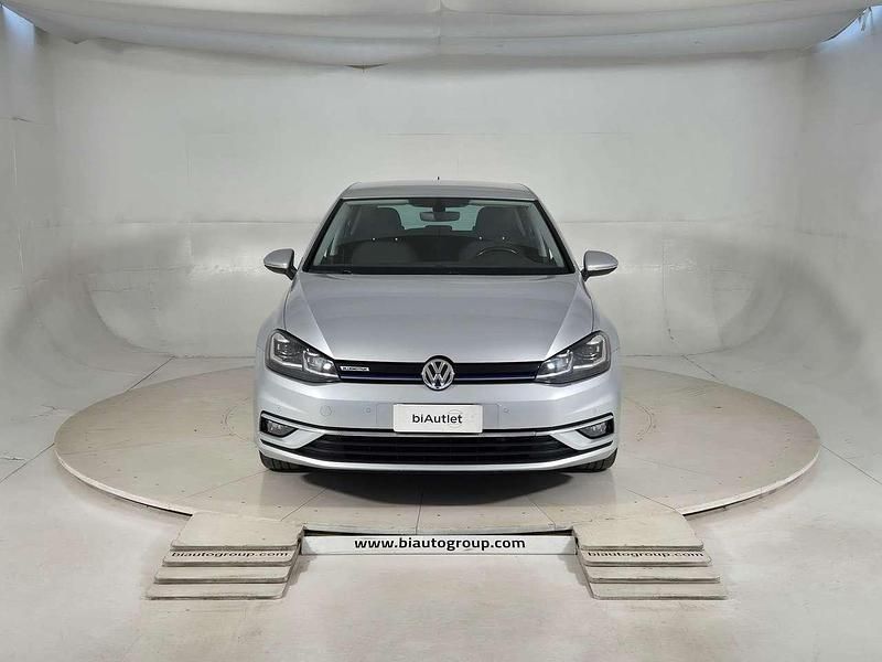 Usata VW Golf VII Executive 131 CV (96 kW) 2020 Grigio Utilitaria