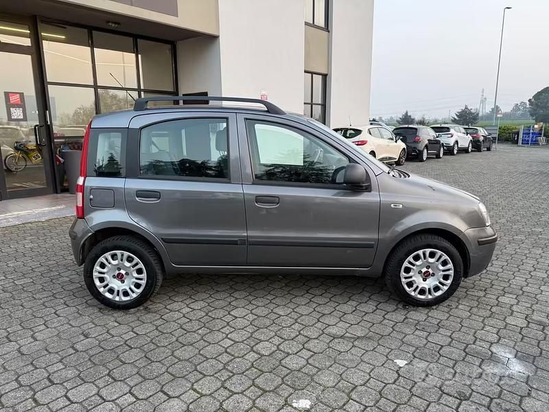 Usata Fiat Panda Dynamic 69 CV (50 kW) 2011 Grigio Utilitaria