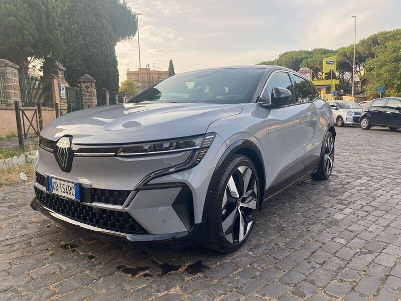 Grigio Usata 2023 Renault Mégane Techno Tre volumi | 26.400 € (Ottimo prezzo) - Immagine 1/4