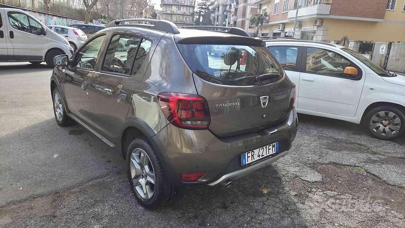 Usata Dacia Sandero Stepway 90 CV (66 kW) 2018 Marrone Berlina