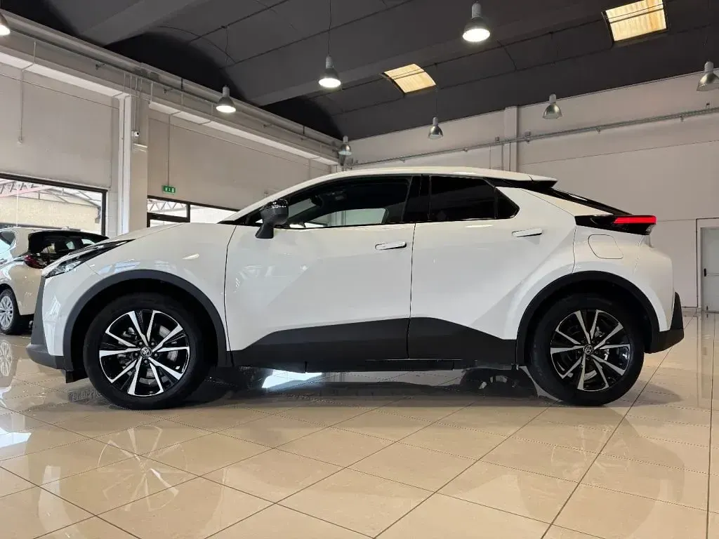 Usata Toyota C-HR Eco 223 CV (164 kW) 2024 Bianco SUV