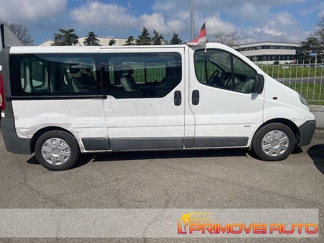 Usata Opel Vivaro 2007 Bianco Monovolume
