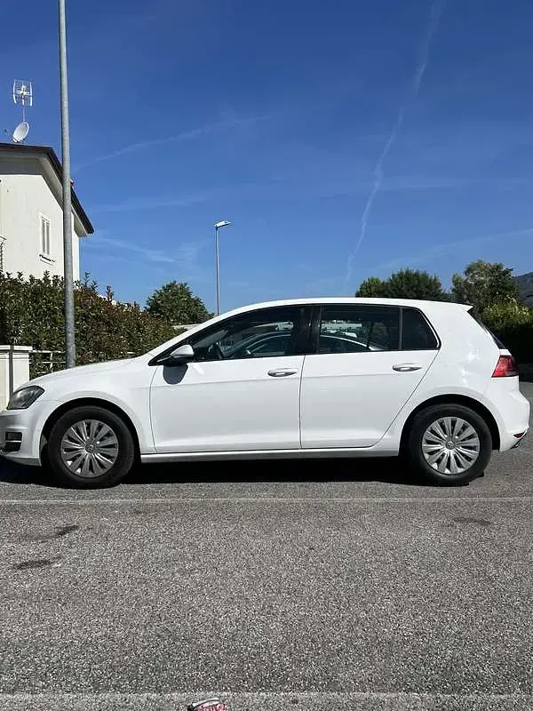 Usata VW Golf VII Trendline 90 CV (66 kW) 2016 Berlina