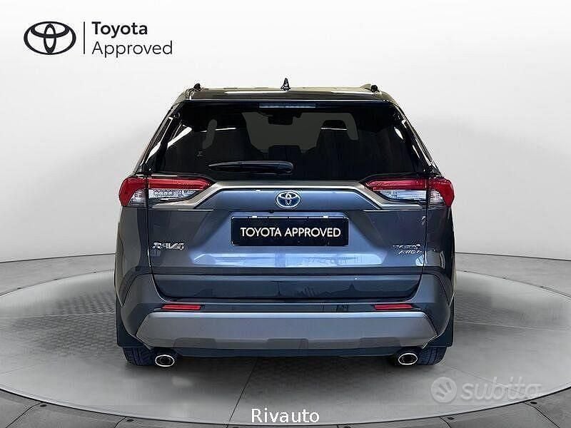 Usata Toyota RAV4 Hybrid Lounge 222 CV (163 kW) 2020 Grigio scuro SUV