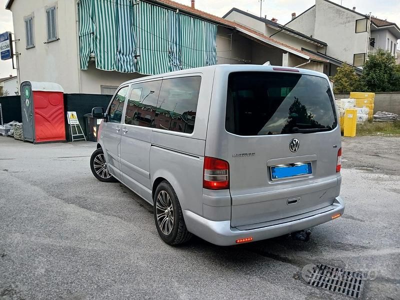 Usata VW T5 Highline 174 CV (127 kW) 2007 Grigio Furgone