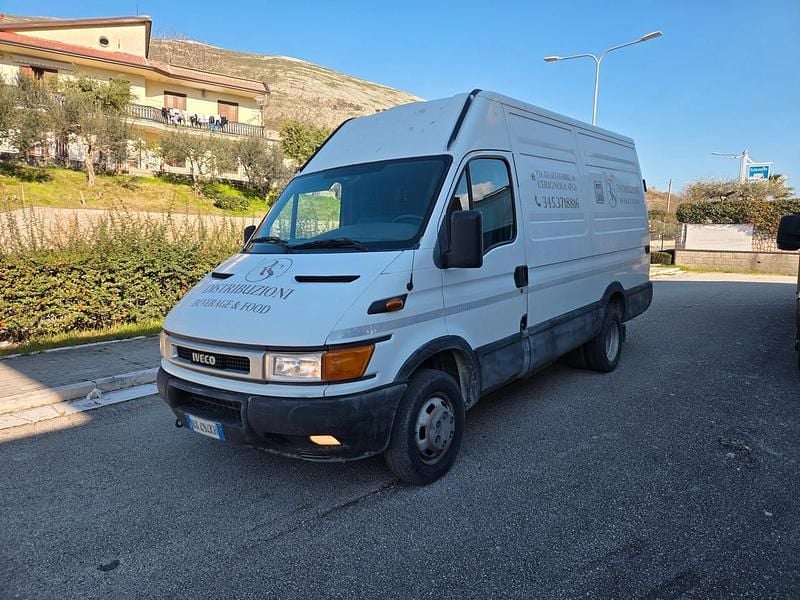 Usata Iveco Daily 145 CV (106 kW) 2002 Bianco