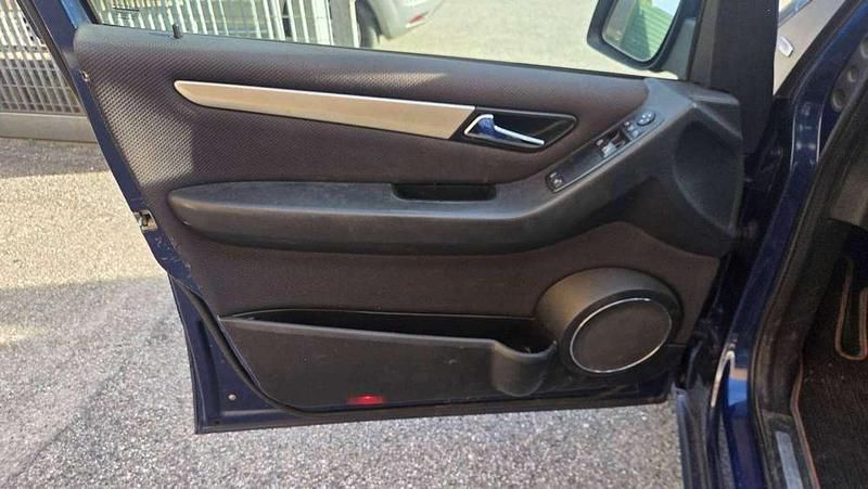 Blu/azzurro Usata 2009 Mercedes A150 Avantgarde Edition Monovolume | 3800 € (Molto cara) - Immagine 1/4