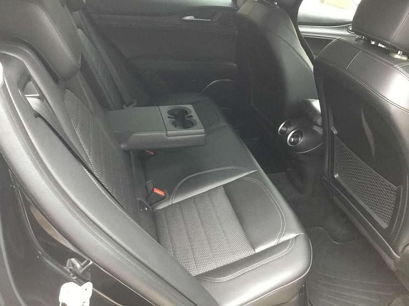 Usata Alfa Romeo Stelvio Executive 209 CV (153 kW) 2017 Nero SUV