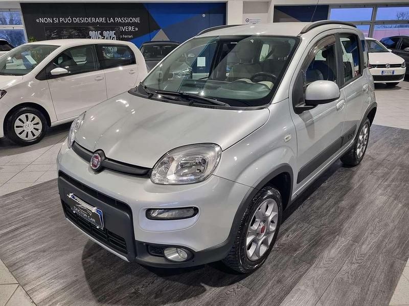 Usata Fiat Panda 4x4 Lounge 86 CV (63 kW) 2015 Argento Utilitaria