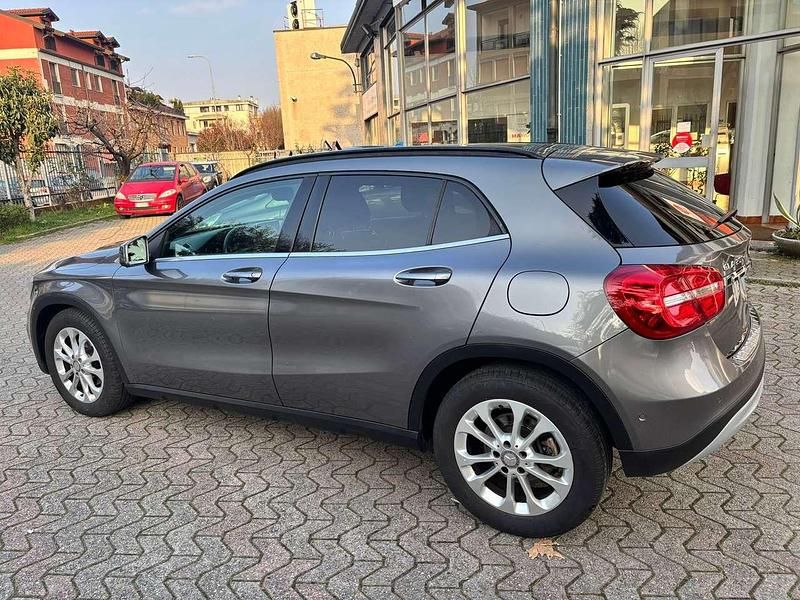 Usata Mercedes GLA200 136 CV (100 kW) 2016 Grigio SUV