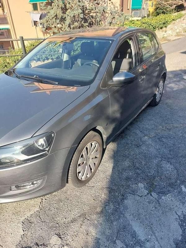 Usata VW Polo Comfortline 75 CV (55 kW) 2013 Grigio Utilitaria