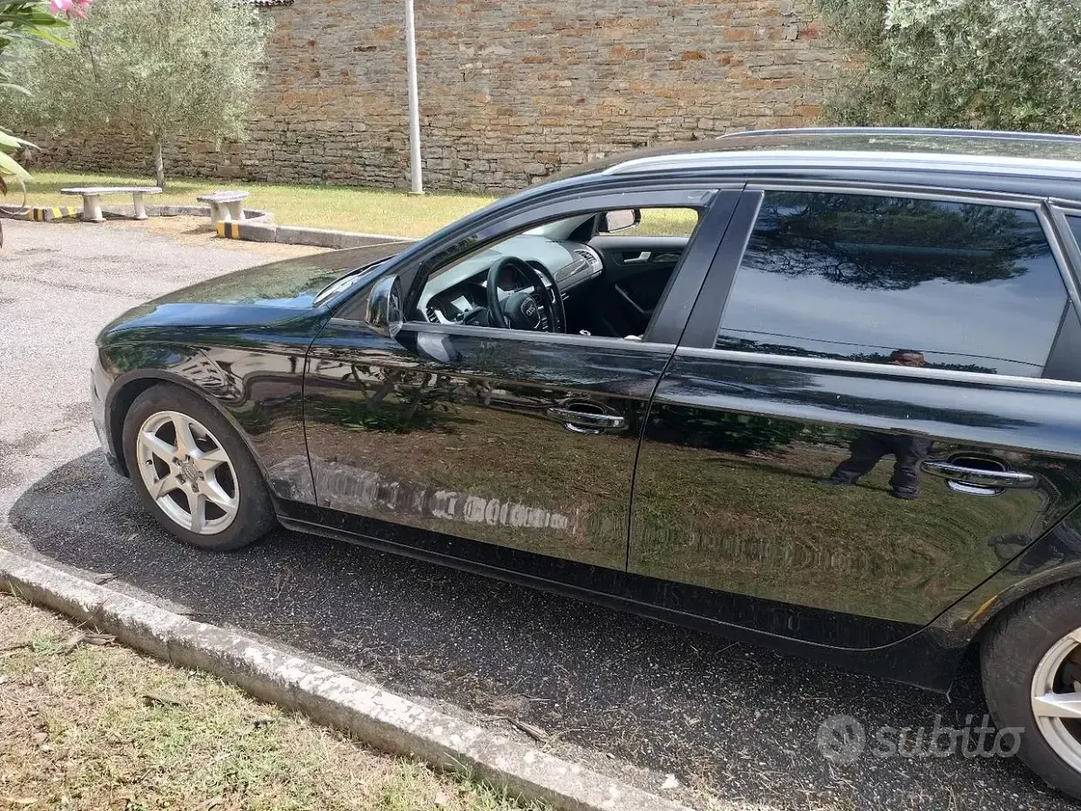 Usata Audi A4 143 CV (105 kW) 2012 Nero Station wagon