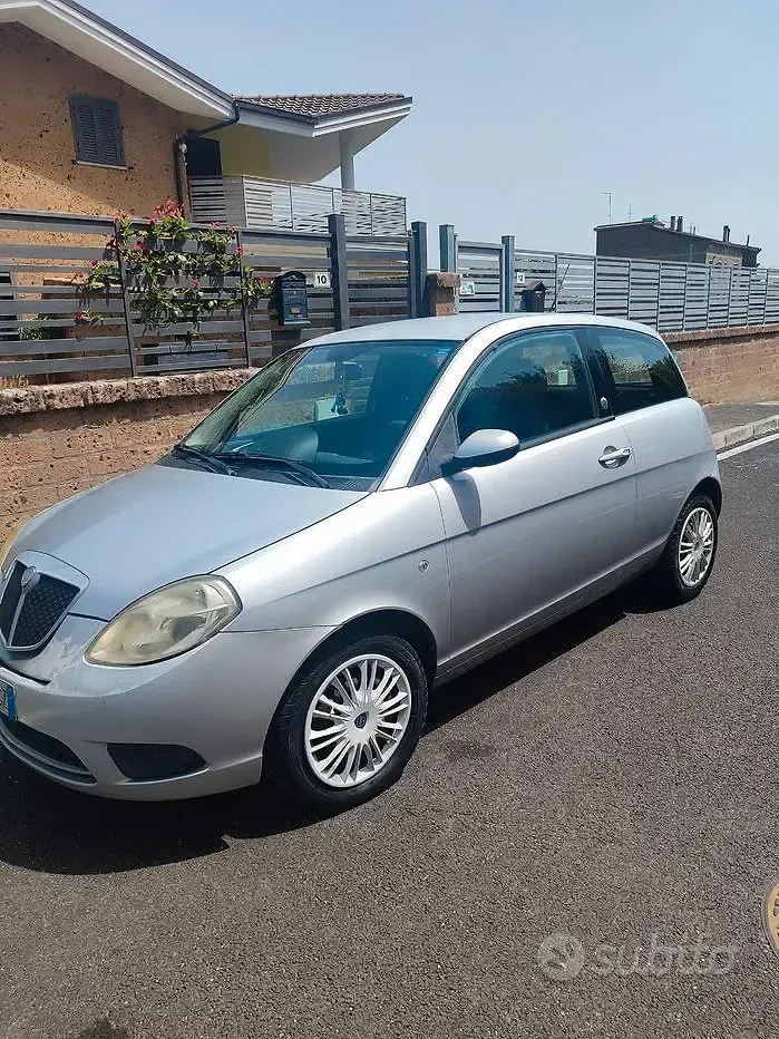 Usata Lancia Ypsilon 77 CV (56 kW) 2009 Grigio Utilitaria
