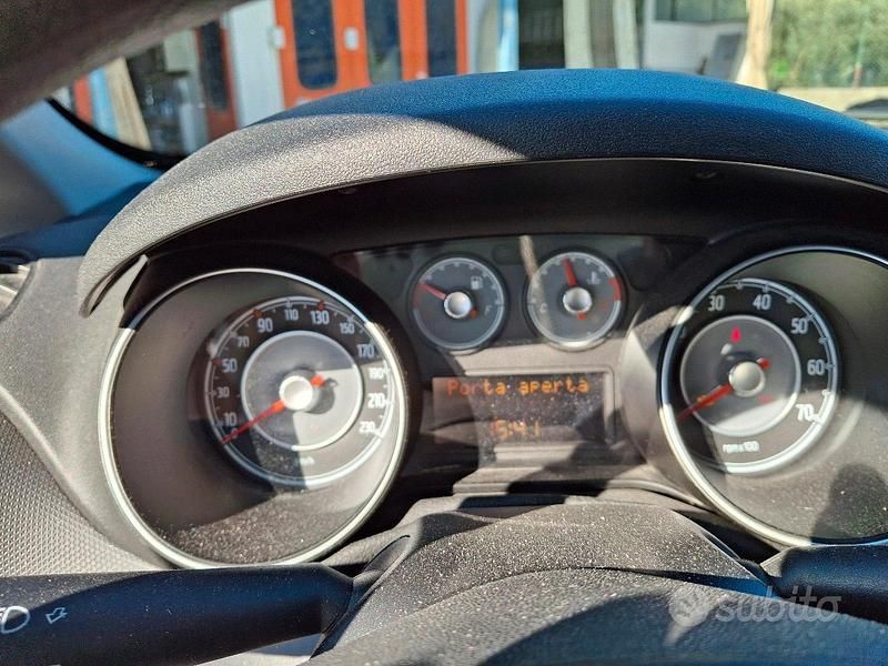 Usata Fiat Punto Evo 75 CV (55 kW) 2012 Bianco Utilitaria