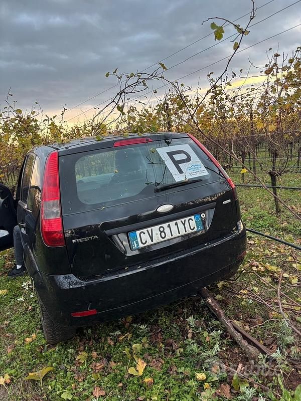 Usata Ford Fiesta 2005 Nero Berlina