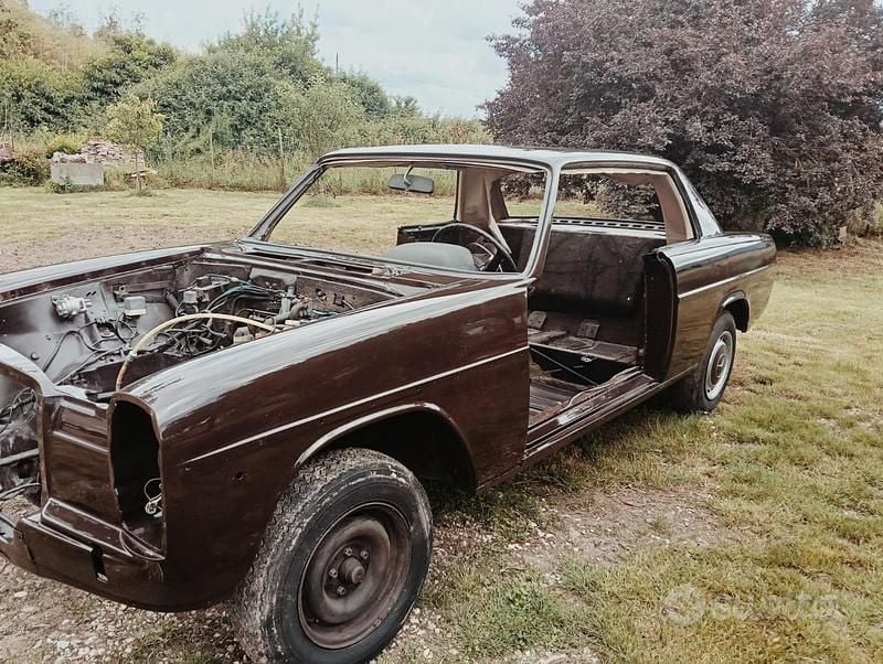 Usata Mercedes W114 1970 Marrone Coupé